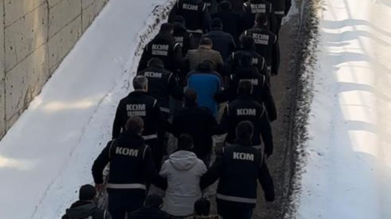 Erzurum merkezli 5 ilde dev operasyon: Esnaf kredisiyle 11 milyonluk vurgun!