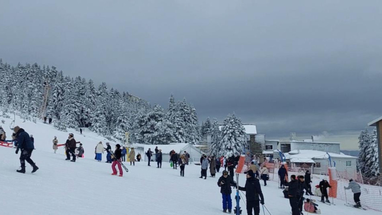 Uludağ'da korku dolu anlar! Telesiyej bozuldu, 40 tatilci havada asılı kaldı