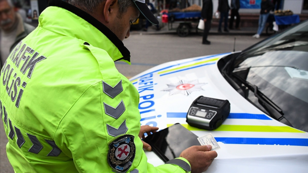 Sürücüler dikkat! Trafik kanun teklifine önerildi: İki yeni ceza kapıda