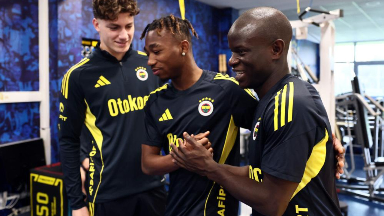 Fenerbahçe'nin dünya yıldızı sahaya indi! Kante'den ilk kareler...