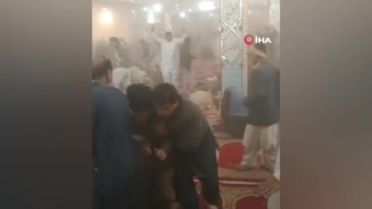 Camide bombalı saldırı! Cuma namazı kana bulandı, çok sayıda ölü ve yaralı var