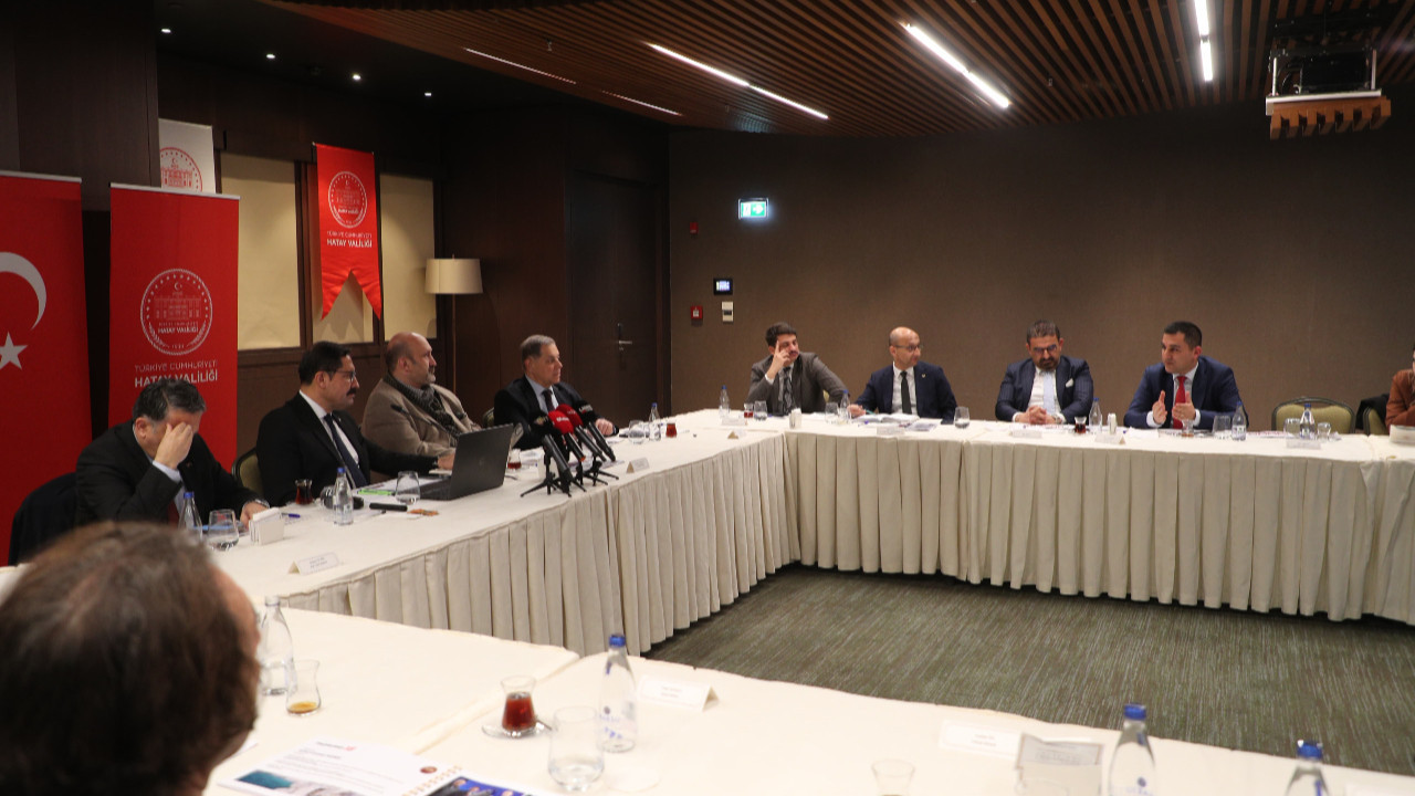 KGK, depremin yıldönümünde Hatay’da Vali Masatlı ile buluştu