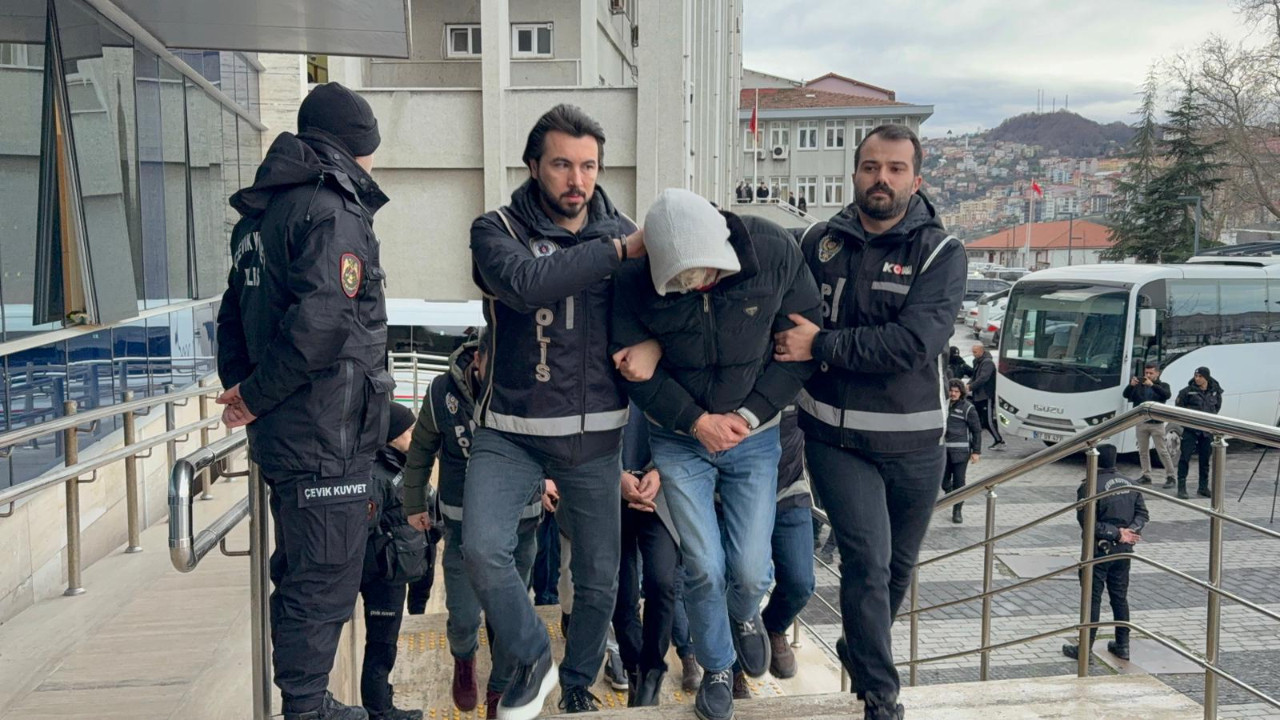 Zonguldak'ta 'rüşvetle muayene' operasyonu: Ağır kusurlu araçlara onay verdiler!