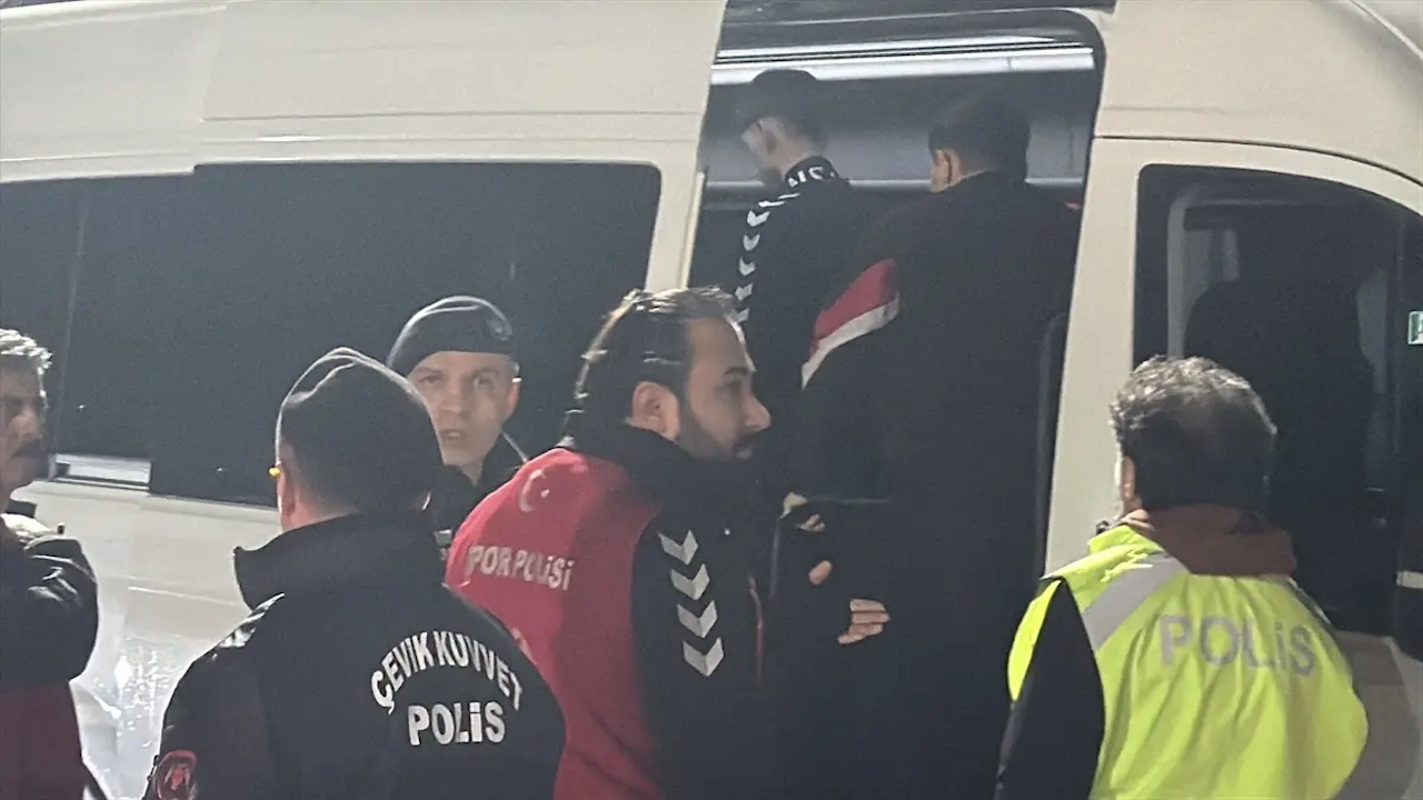 Trabzonspor otobüsünü taşlayanlar yakalandı: 6 çocuk gözaltında