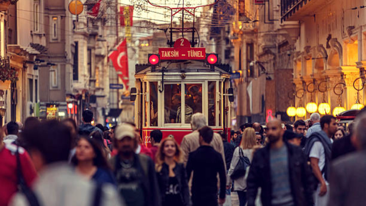 TÜİK açıkladı: Türkiye'nin yeni nüfusu belli oldu