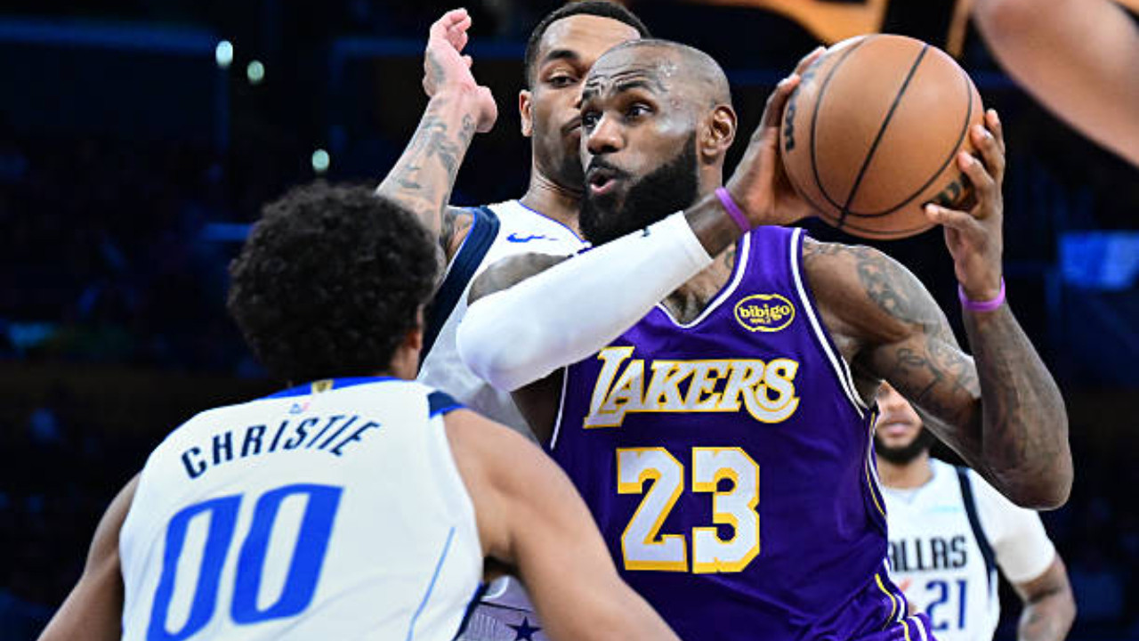 Lebron James tarih yazdı: NBA’in en yaşlı triple-double yapan oyuncusu