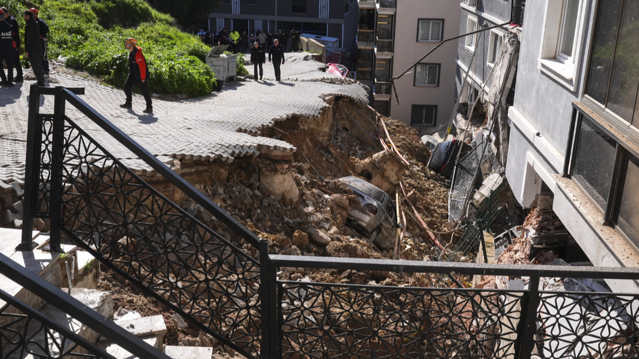 İzmir'de facianın eşiğinden dönüldü: İstinat duvarı çöktü, 151 kişi tahliye edildi