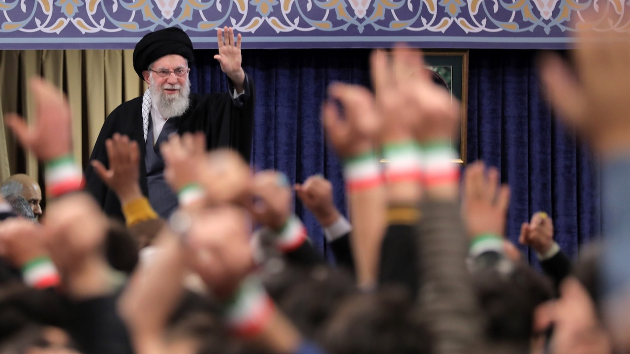 Hamaney: Savaş gemisinden daha tehlikelisi onu denizin dibine gönderecek silahtır