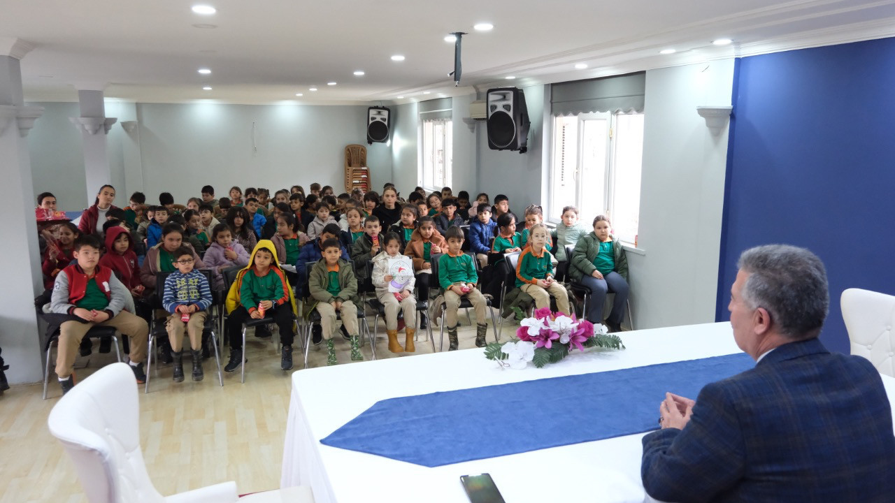 Kamilpaşa İlkokulu öğrencilerinden belediyeye ziyaret