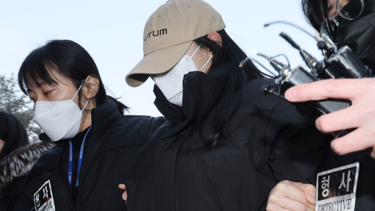 İki kişiyi öldüren kadının cinayet için yapay zekaya başvurduğu iddia edildi