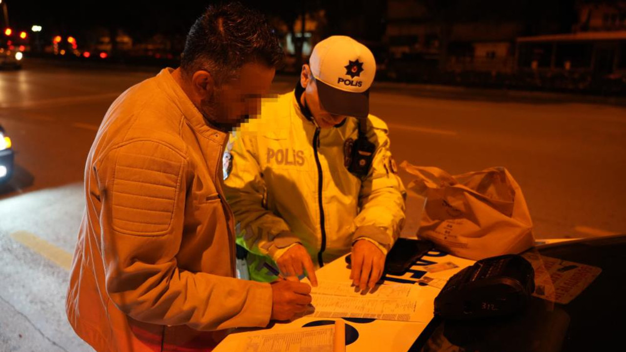 Polise "babalık yap" dedi, gazetecilere saldırdı: Denizli'de olaylı gece