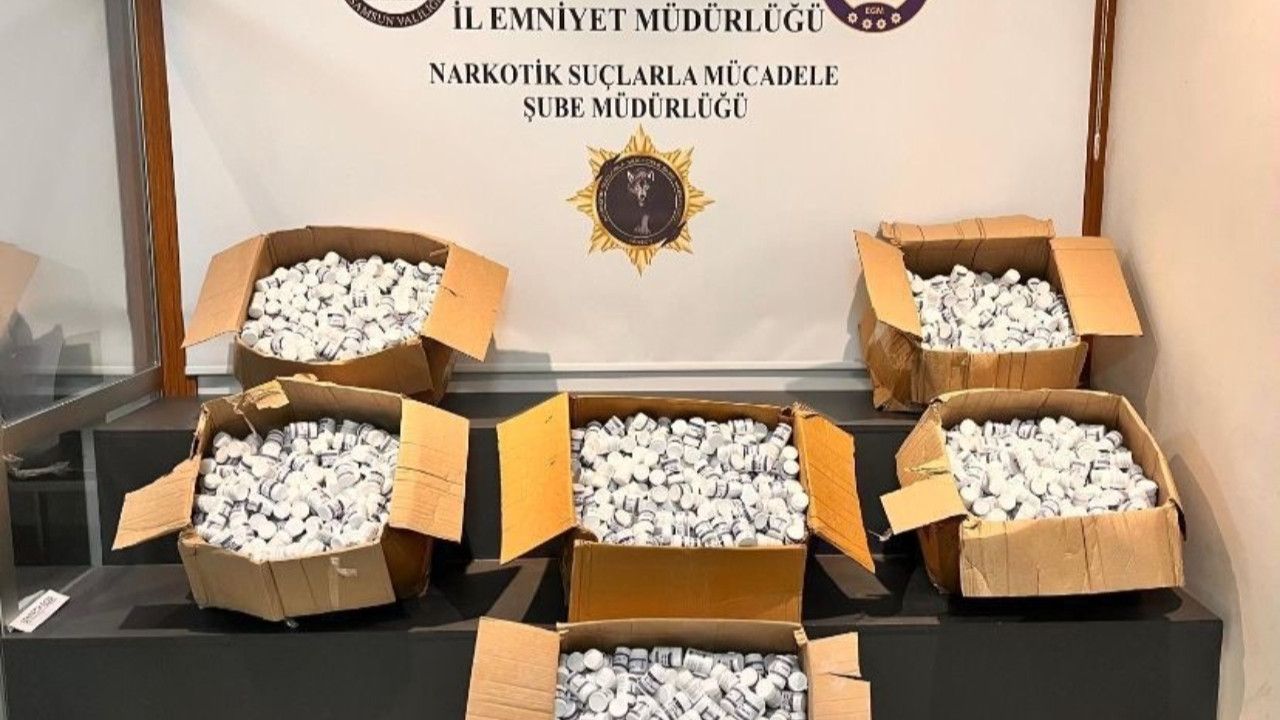 Samsun'da uyuşturucu operasyonu: Anne ve oğlu 230 bin hapla yakalandı