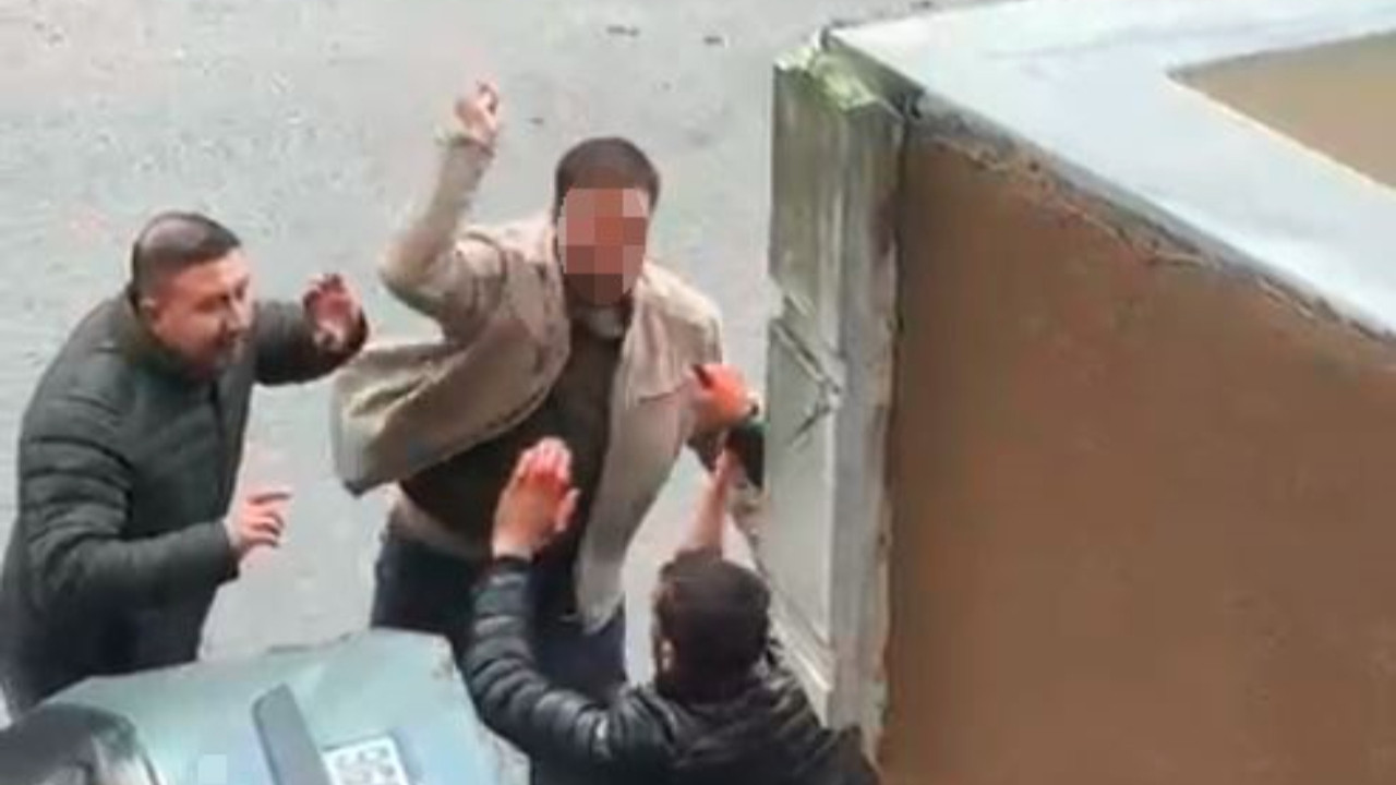 Sokak ortasında dehşet! Boşanma aşamasındaki eşinin sevgilisini bıçakladı