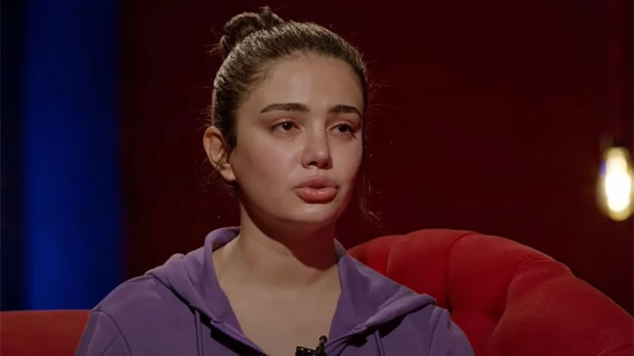 Sosyal medya fenomeni Ece Ronay hakkında TSK paylaşımları nedeniyle soruşturma başlatıldı