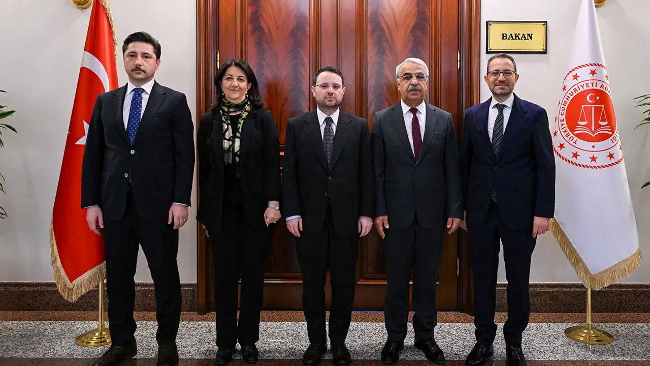 Adalet Bakanı Gürlek, DEM Parti Heyetiyle 'Terörsüz Türkiye' sürecini görüştü