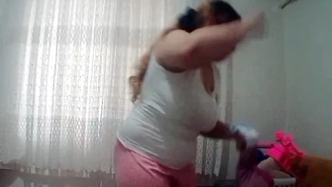 Şüphelenen baba gizli kamera kurdu: 1 yaşındaki bebeğe annesinden akılalmaz şiddet