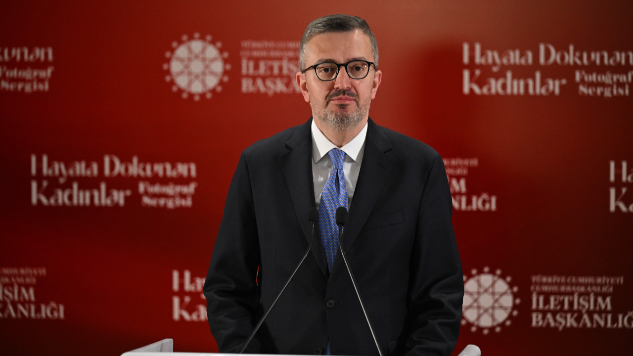 İletişim Başkanı Duran, "Hayata Dokunan Kadınlar" konulu fotoğraf sergisinin açılışında konuştu