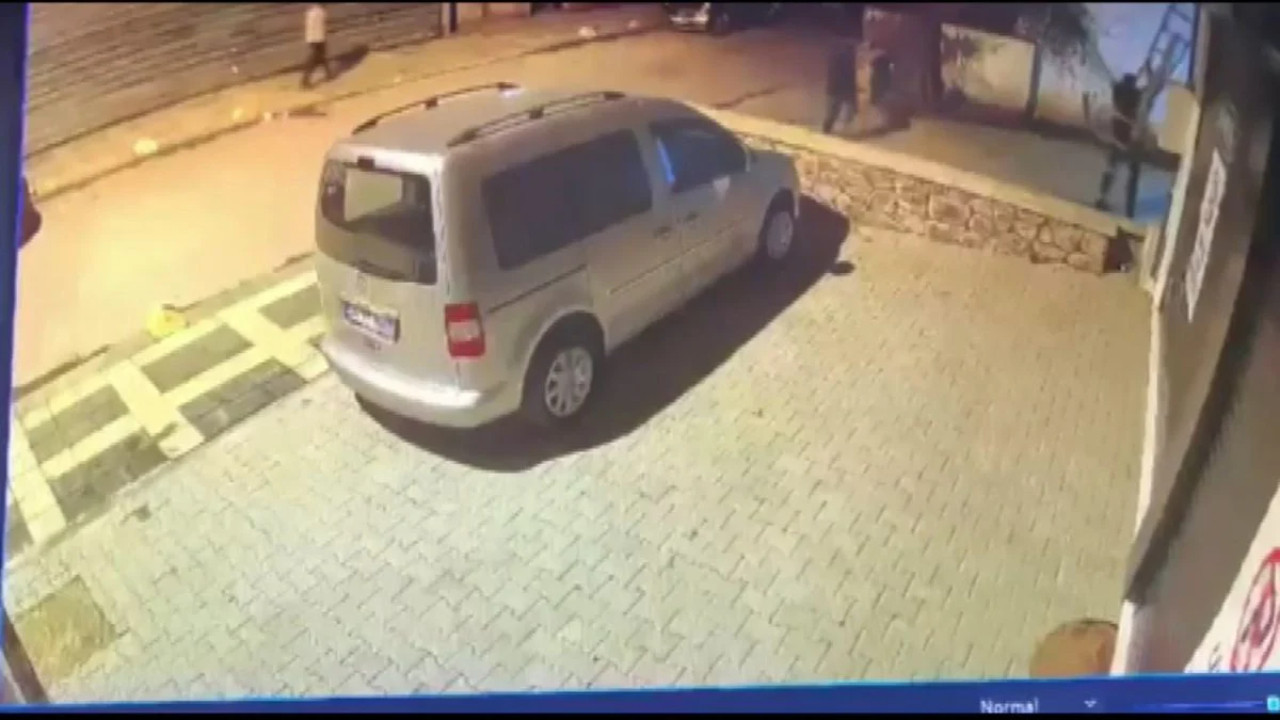 Kadıköy’de film gibi soygun: Balkondan girip 2 kadını bağladılar!