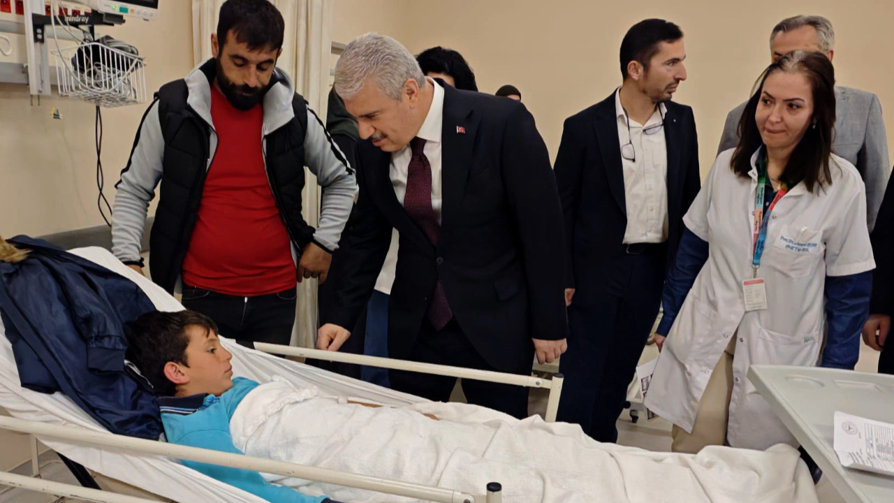 Konya'da feci kaza: Öğrenci servisi ve belediye otobüsü çarpıştı, 26 yaralı