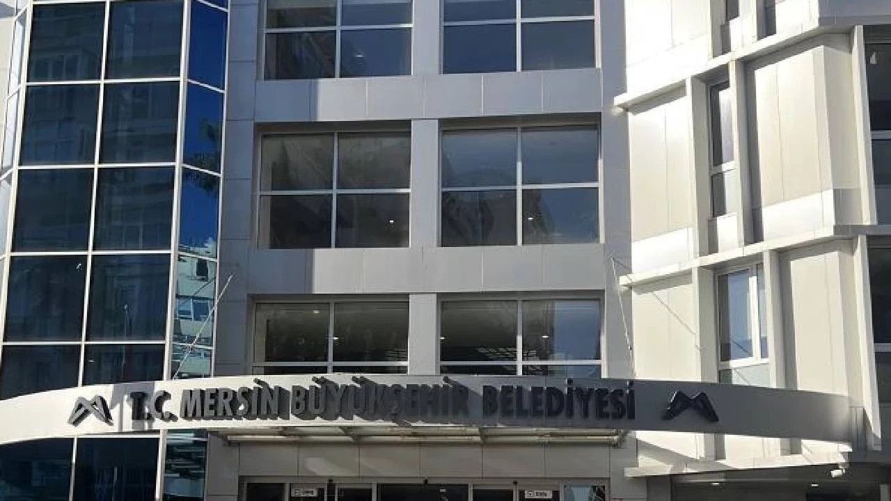 Mersin Büyükşehir Belediyesi'ne operasyon