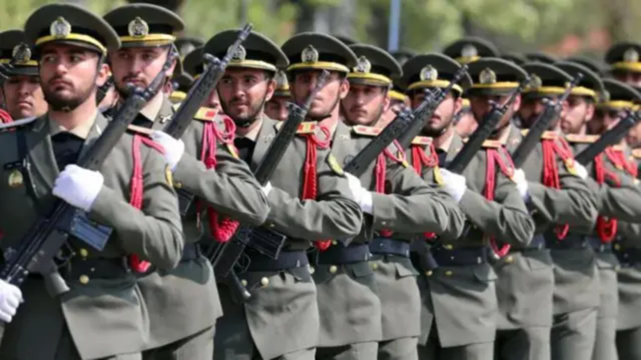 İran Devrim Muhafızları Ordusu'ndan 49. dalga operasyonu: "Hürmüz Boğazı'ndan geçiş hala yasak"