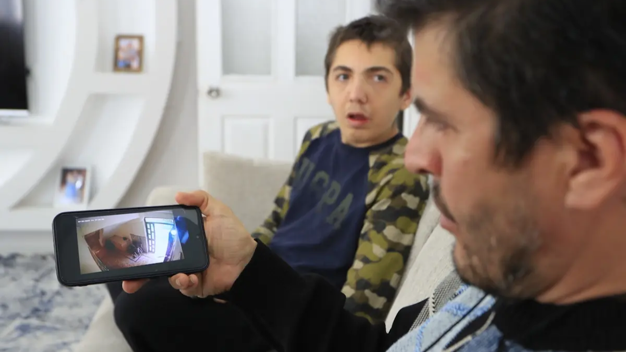 Düştüğünü gizleyip eve gönderdiler: Otizmli genç kalçası kırık halde 4 gün bekletildi