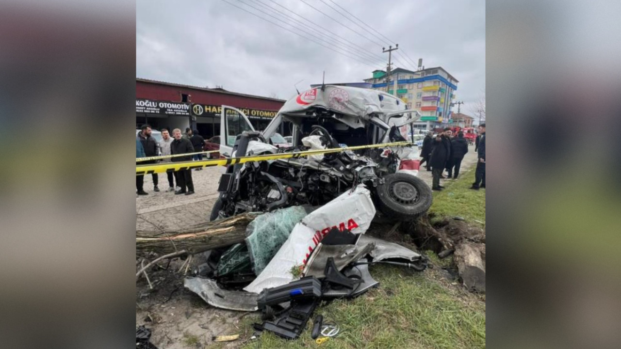 Samsun’da feci kaza: Vakaya giden ambulansla kamyon çarpıştı, ölü ve yaralılar var