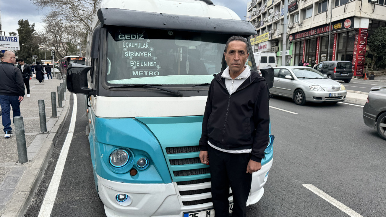 İzmir'de bir kadın dolmuşta doğum yaptı