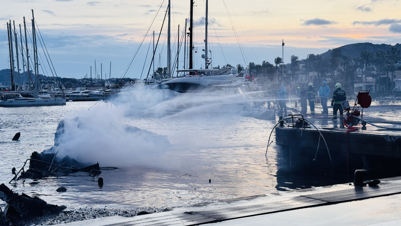 Bodrum'da marina yangını: Alevler 5 motoryata sıçradı