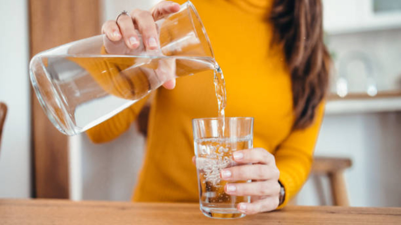 Bayramda şişkinliğe son! Diyetisyenden metabolizmayı uçuracak 12 bardak su kuralı