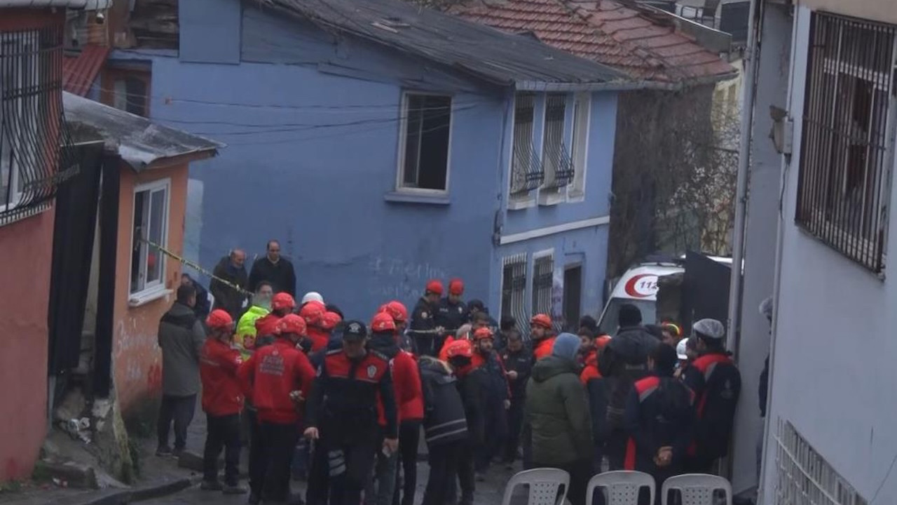 Fatih’te iki binanın çöktüğü mahallenin sakinleri konuştu