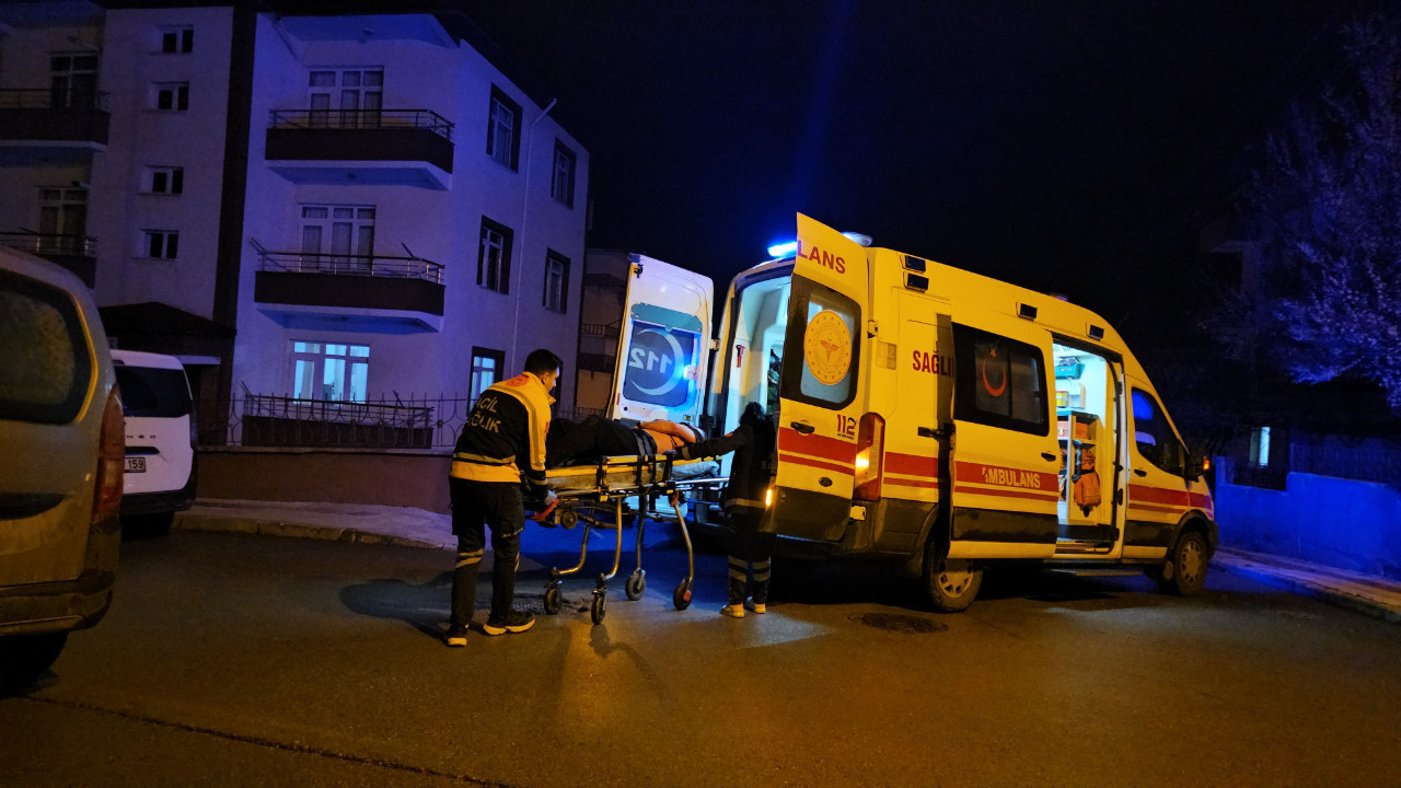 Çorum'da komşu kavgası! Polis sopalı grubu biber gazıyla zor dağıttı