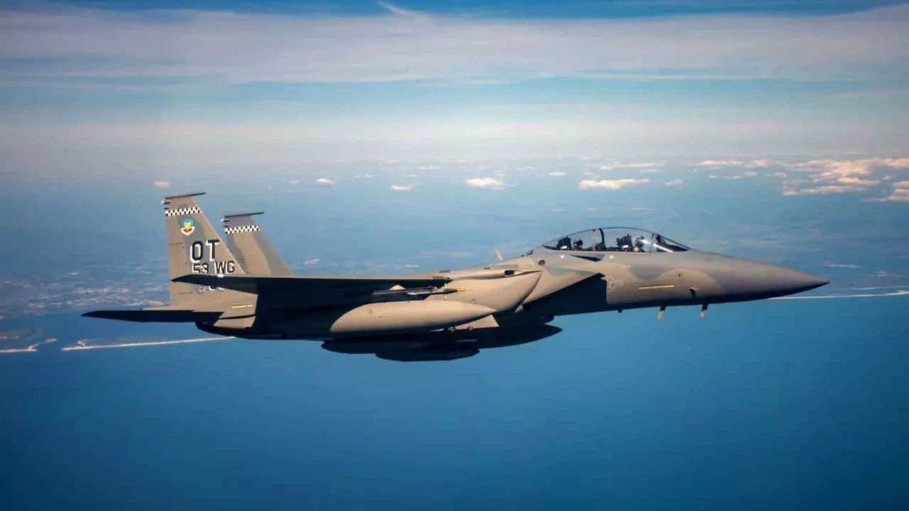 İran, ABD’ye ait F-18 savaş uçağının vurulduğunu duyurdu