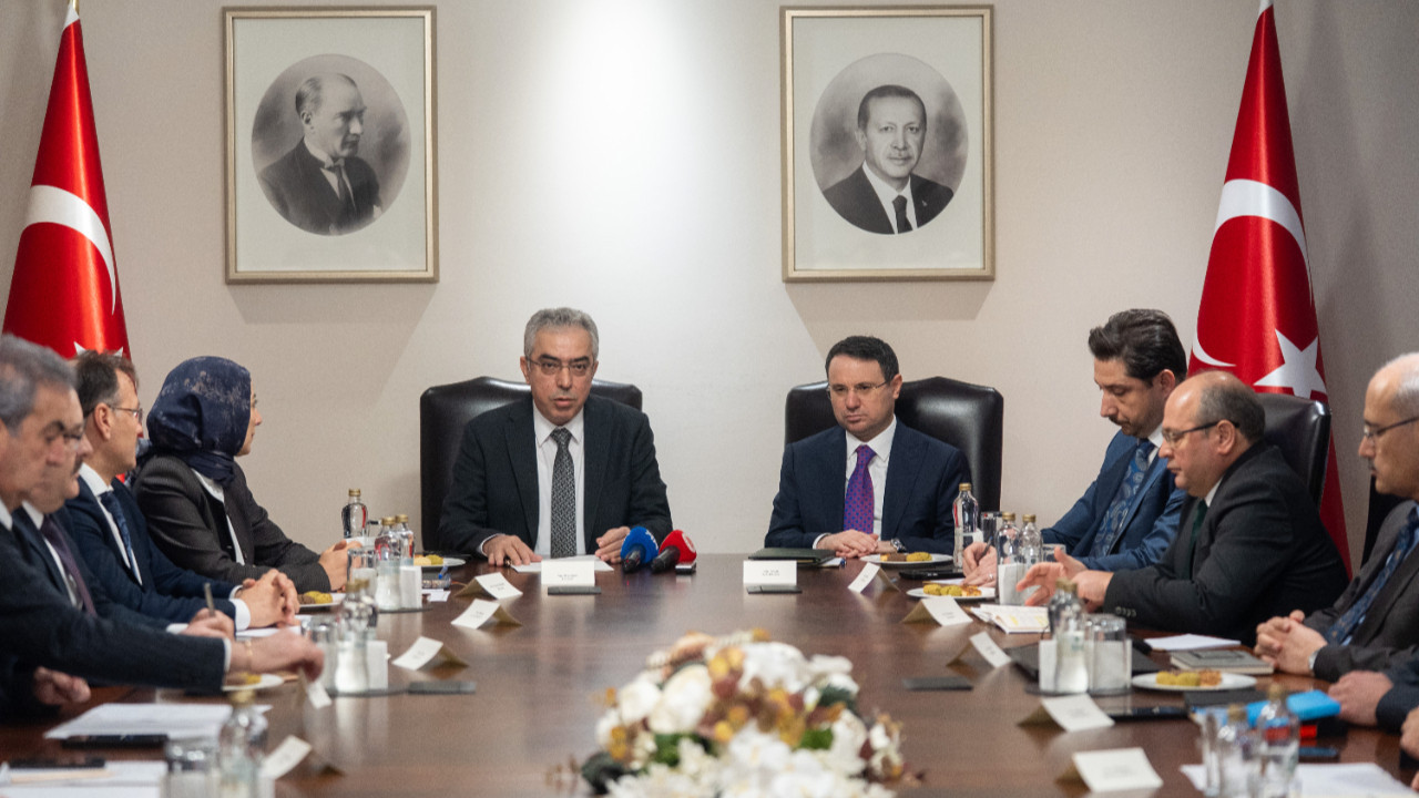 Adalet Bakanı Gürlek'ten Çankaya Köşkü'nde yeni anayasa mesajı: "Bu gömlek dar geliyor"