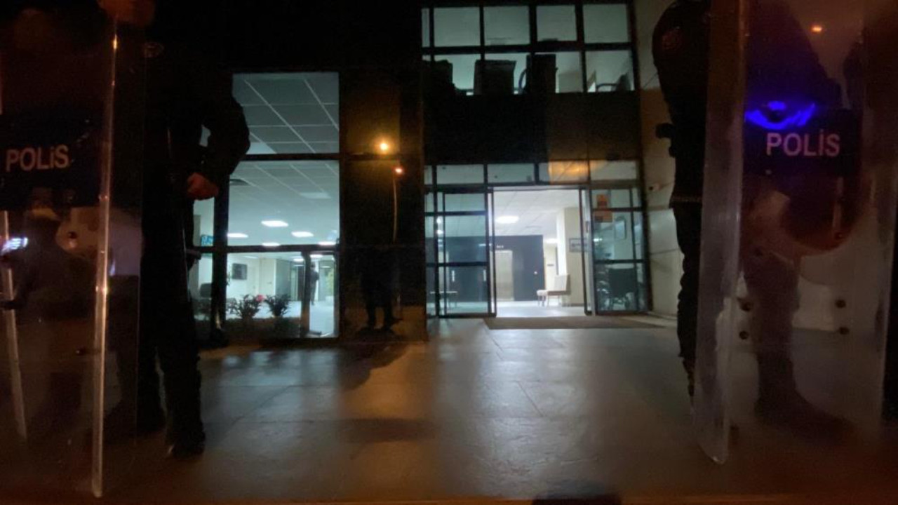 Marmaris Belediyesi'nde rüşvet operasyonu: İmar görevlisi 4 bin dolarla suçüstü yakalandı