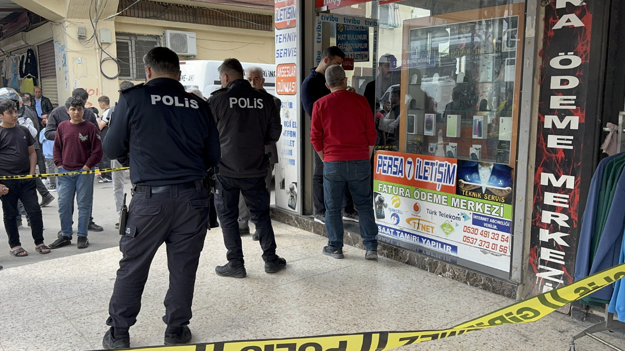 Adana’da dehşet! İş yerinde silahlı saldırıya uğrayan esnaf hayatını kaybetti