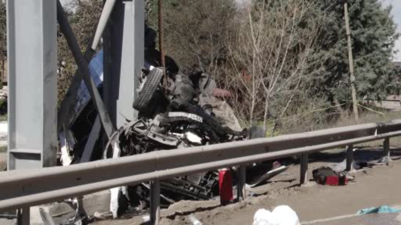 Ankara'da katliam gibi kaza! Özel Halk Otobüsü üst geçide çarptı: Ölü ve yaralılar var