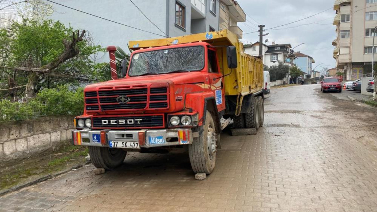 Freni patlayan kamyon ortalığı savaş alanına çevirdi... 1 kişi hayatını kaybetti