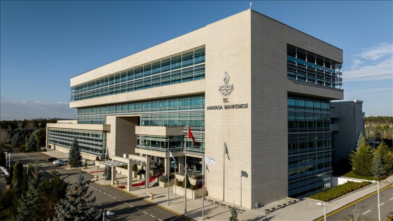 AYM iptal talebini reddetti: Nüfusu 2 binin altına düşen belediyeler köye dönüşecek