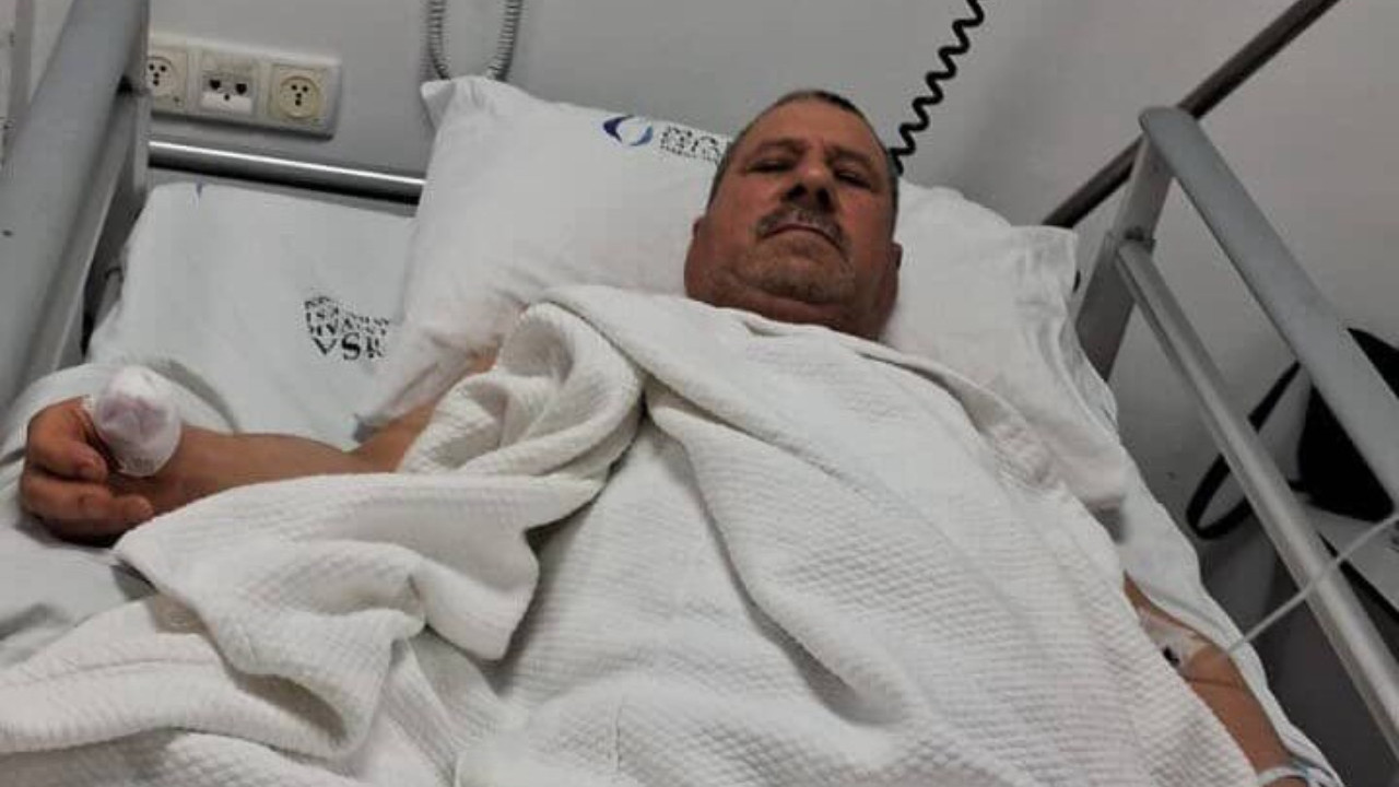 İşe giderken dehşeti yaşadı! Sokak köpeklerinin saldırısına uğrayan adamın parmağı koptu