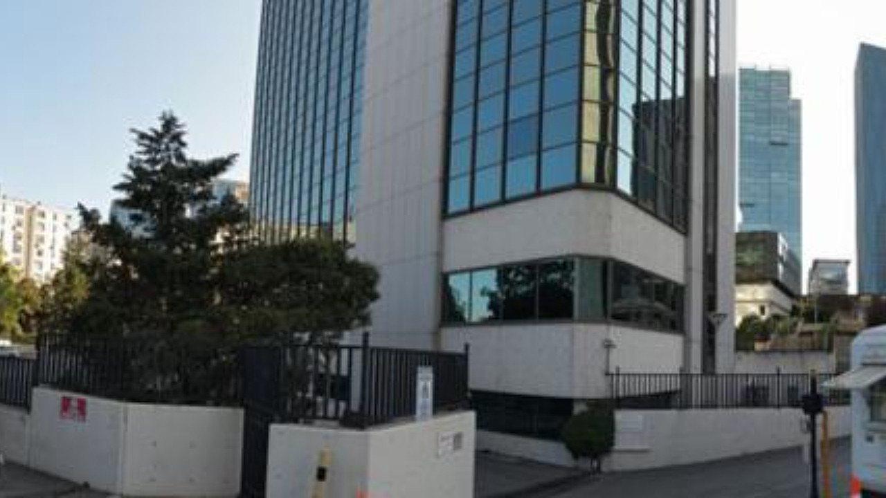 İstanbul'da İsrail Konsolosluğu önünde silah sesleri! Çok sayıda ekip sevk edildi