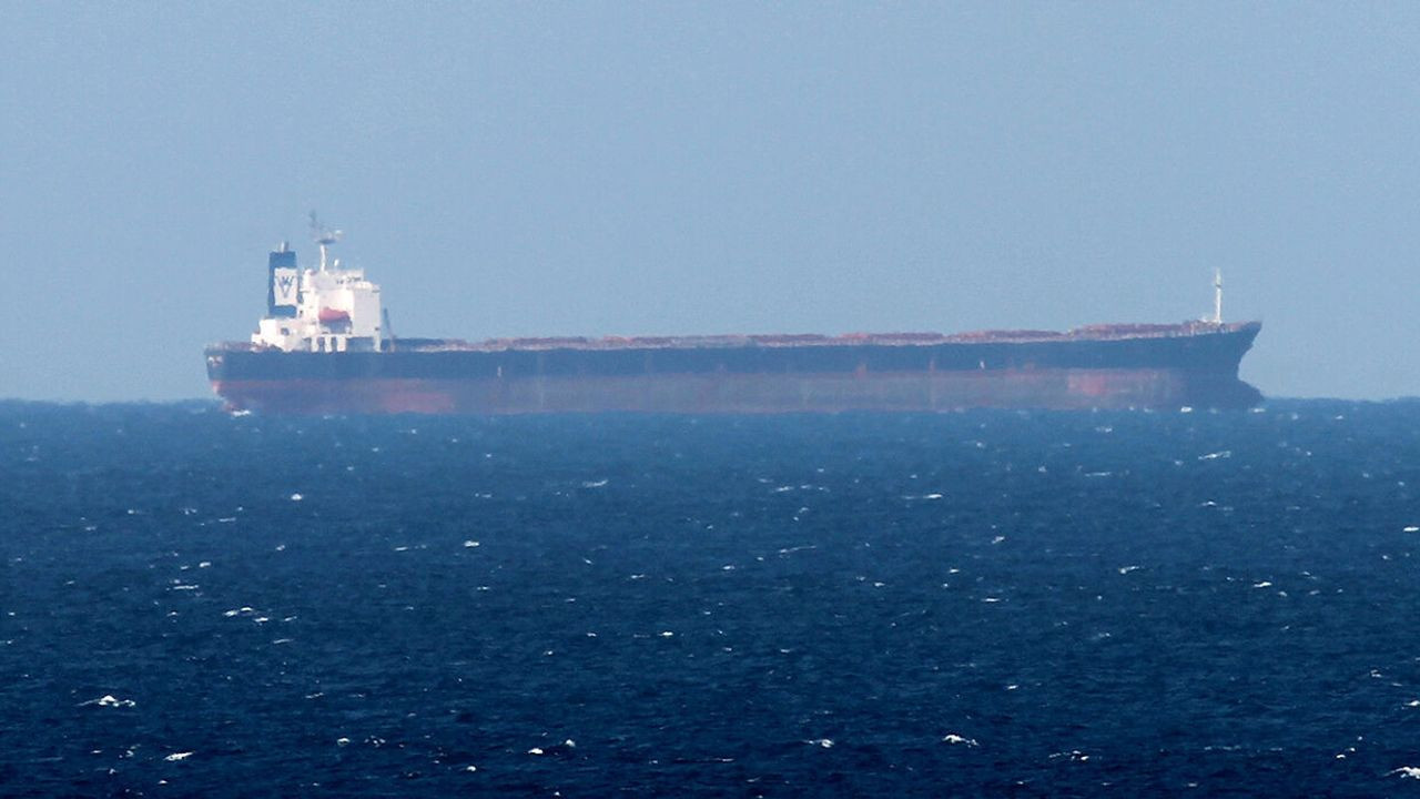 İsrail Lübnan'a saldırdı, Hürmüz Boğazı'nda geçişler durduruldu