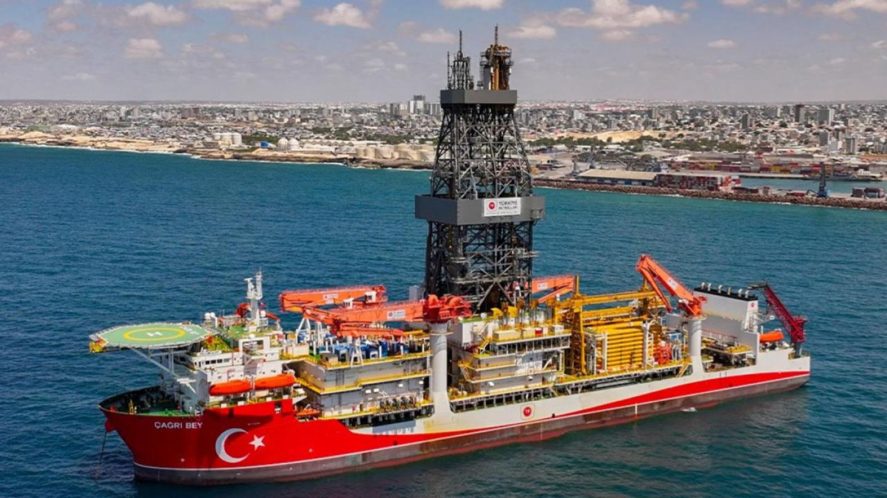 Çağrı Bey Sondaj Gemisi Somali'de devlet töreniyle karşılandı