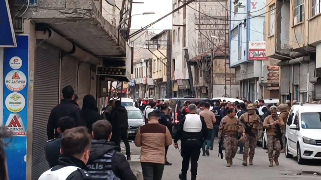 Gaziantep'te firari hükümlü dehşeti: 3 kişiyi rehin aldı, 1 kişiyi yaraladı