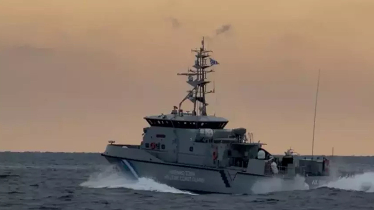 Mavi Vatan'da Yunan ‘bot’u Türk askerini görünce firar etti!