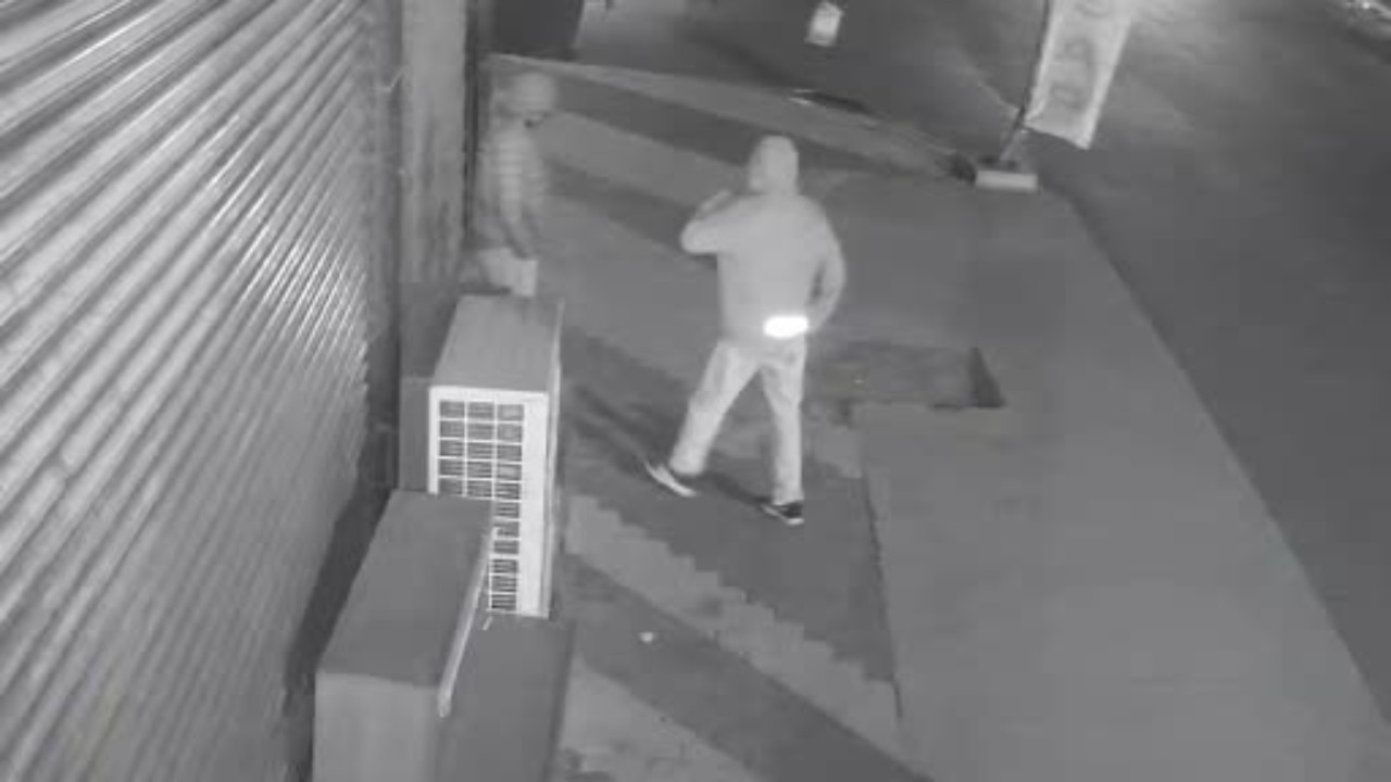 Arnavutköy'de dondurma dolabını soyan 3 çocuk yakalandı: Açık kalan kapak zararı büyüttü