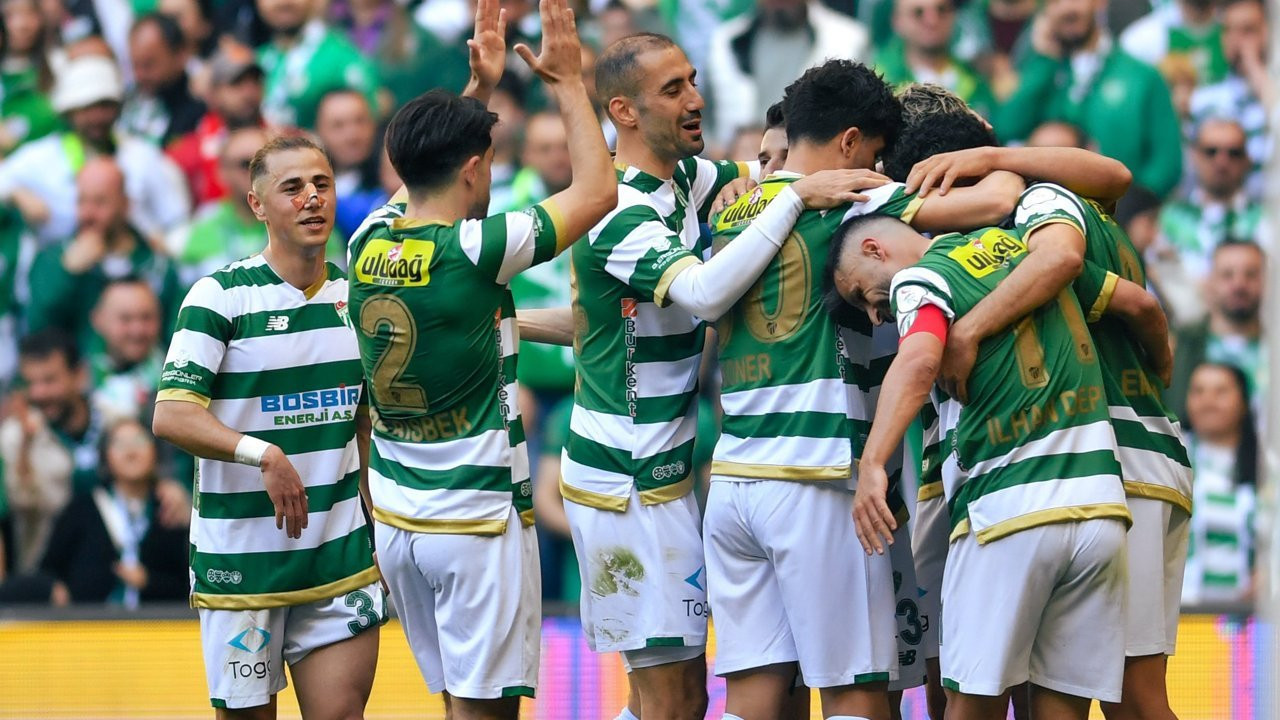 Bursaspor şampiyon! Yeşil-beyazlı ekip 1. Lig'e yükseldi