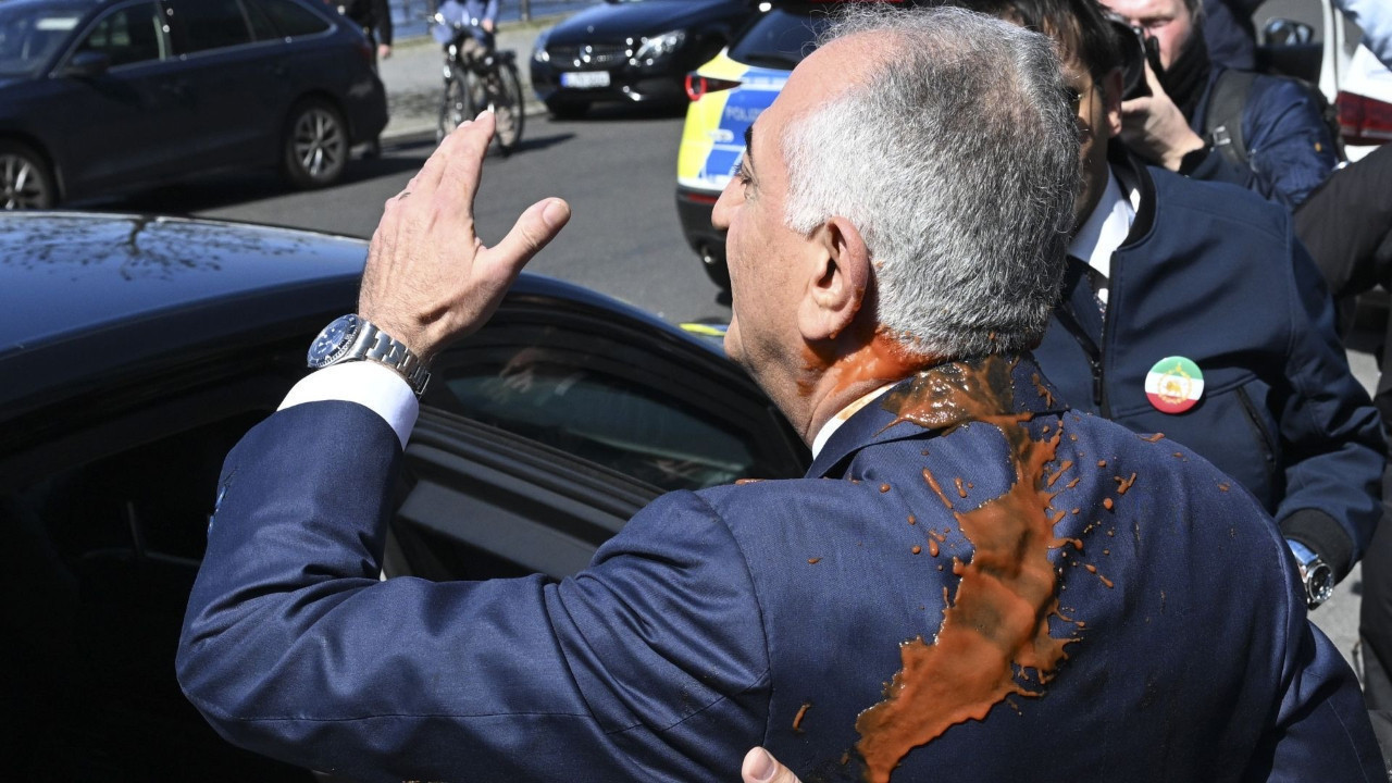 Berlin sokaklarında gerilim: Rıza Pehlevi protesto edildi