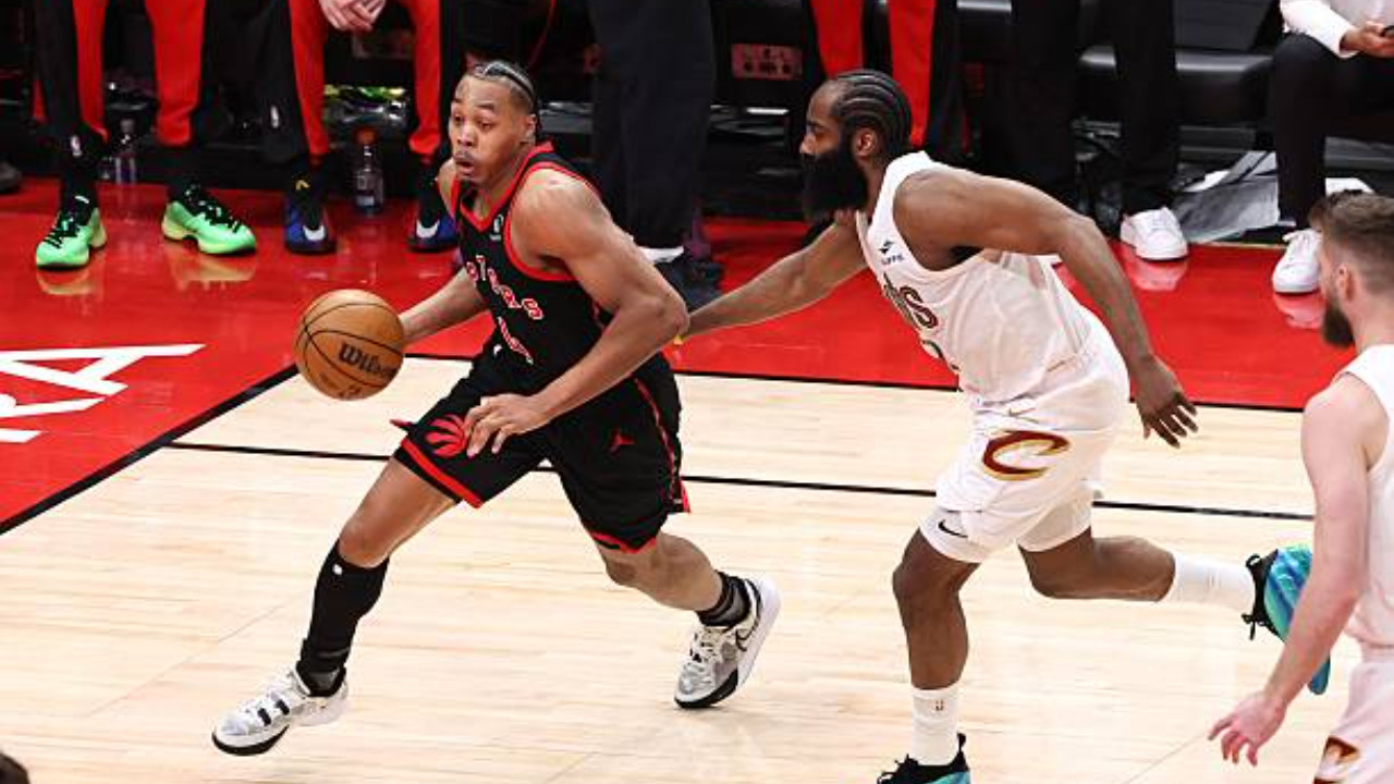 NBA'de nefes kesen gece! Raptors'tan 12 maçlık kabusa son, parkede yıldızlar geçidi