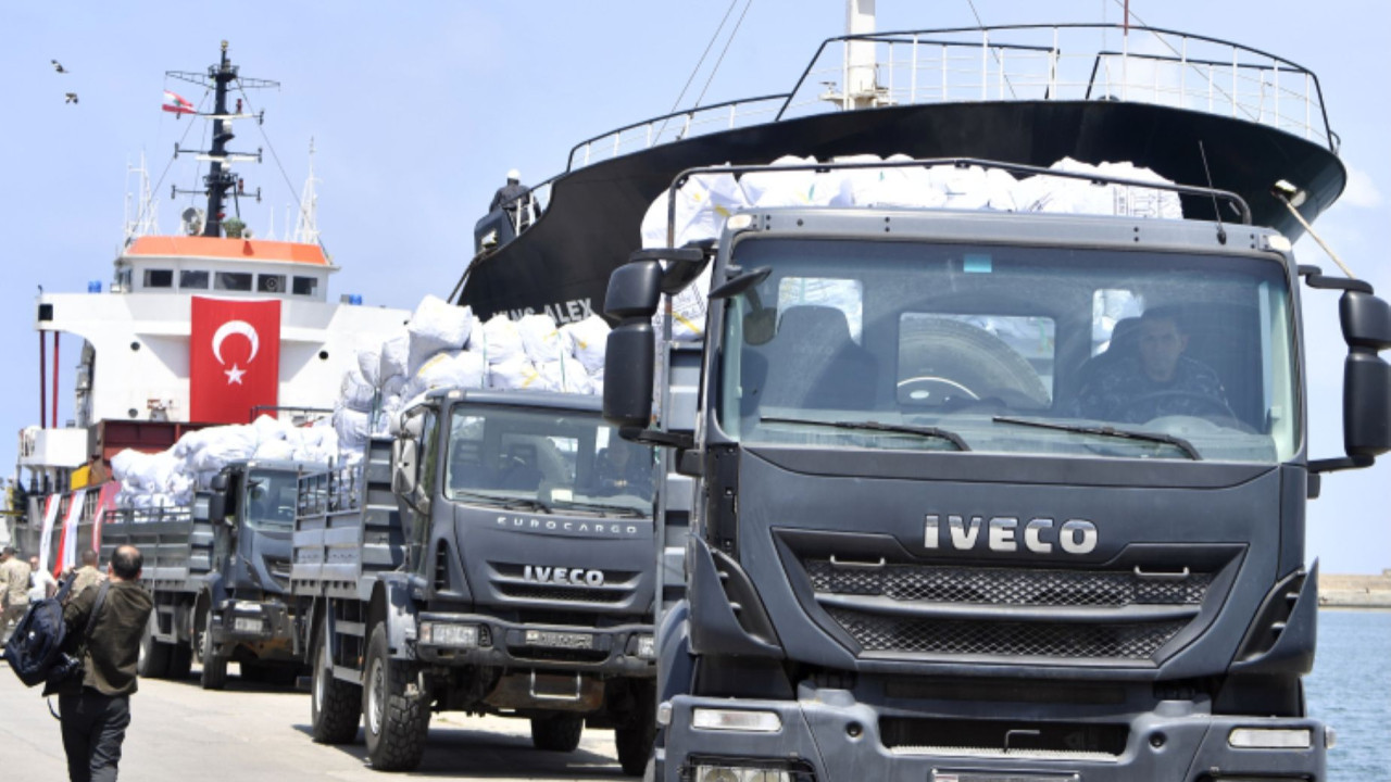 Türkiye'den, Lübnan'a 730 tonluk insani yardım
